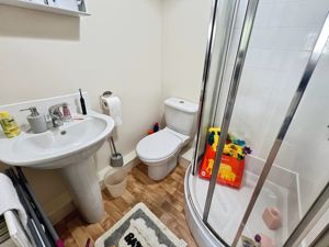 Ensuite- click for photo gallery